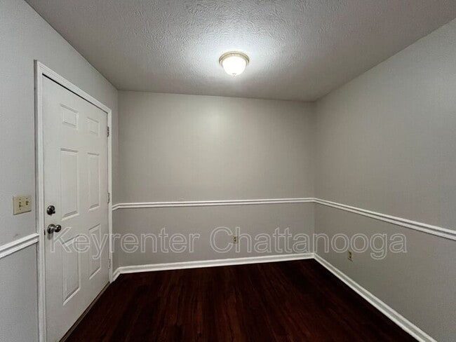 Building Photo - 4929 Brighton Ln