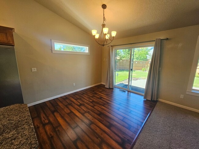 Building Photo - Beautiful Updated Home