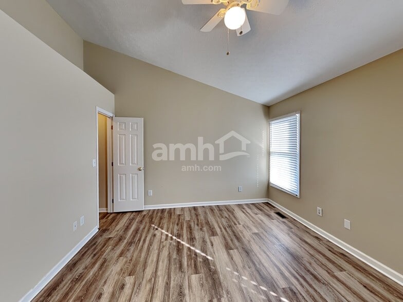 Building Photo - 8093 Willow Brook Crossing Dr