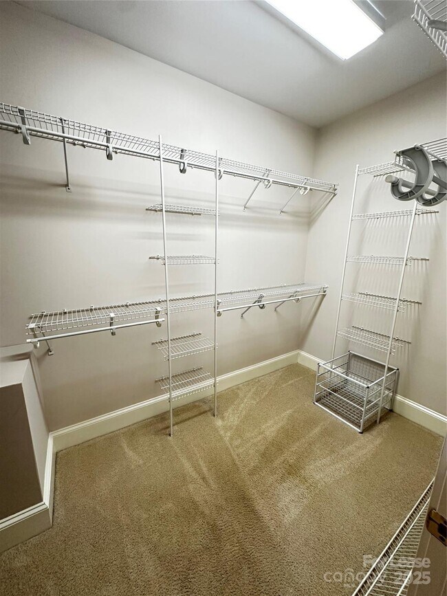 Building Photo - 5523 Challis View Ln