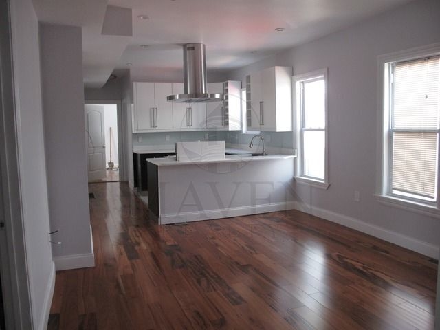 Primary Photo - 40 Orchard St