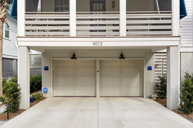 Building Photo - 9013 Stern Aly