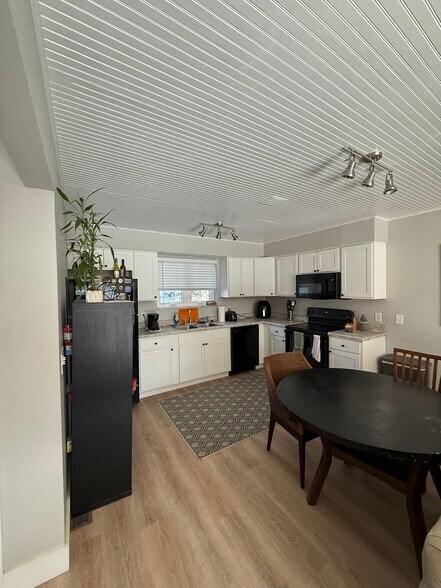 Building Photo - 6386 Wolcott Ct
