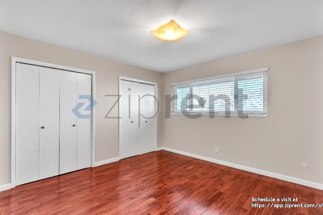 Building Photo - 341 Malcolm Ave