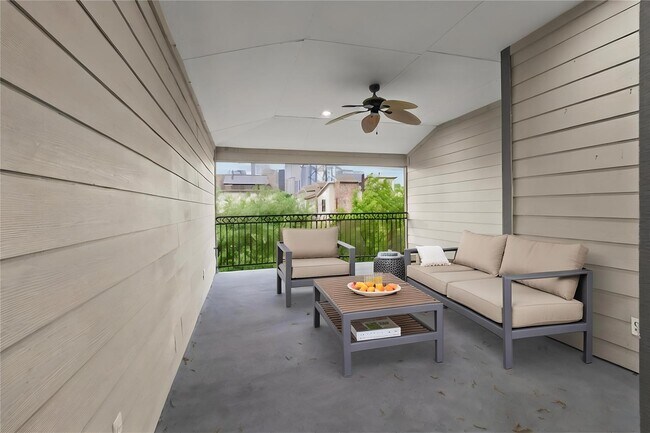 Building Photo - Experience Urban Living at Its Finest!