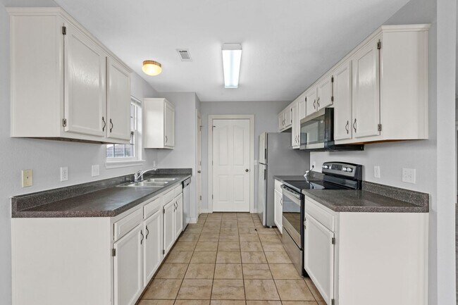 Building Photo - Great 3 bed/2 bath home in quiet Pea Ridge neighborhood!