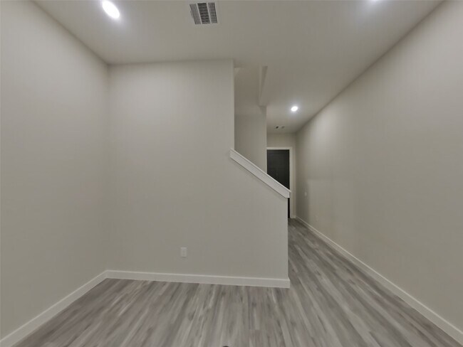 Building Photo - 4910 San Fabiano Ct