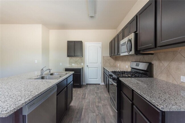 Building Photo - 216 Hess Dr