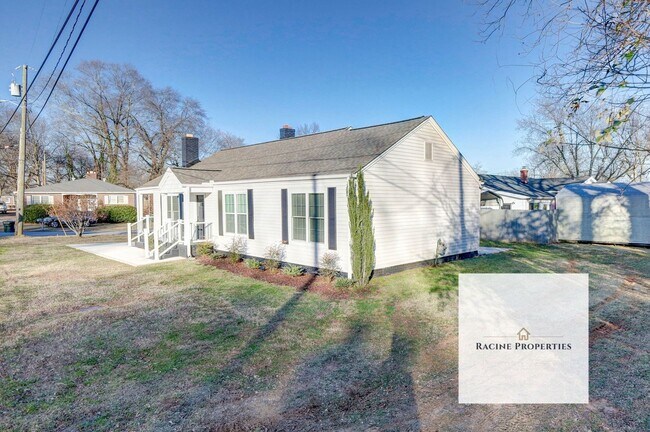 Building Photo - Charming Three Bedroom in Greer, SC