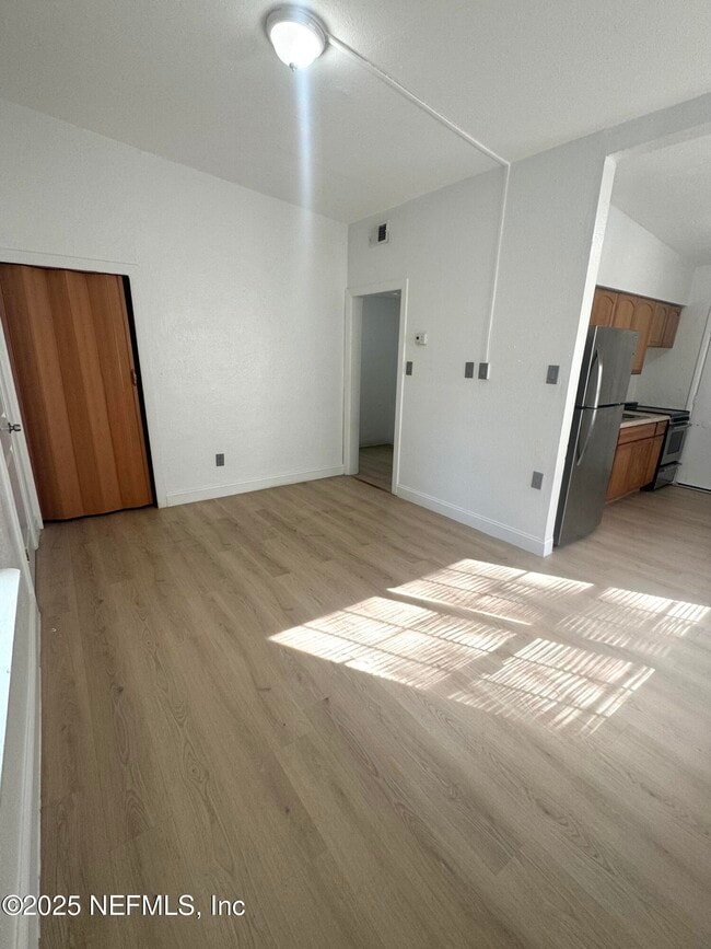 Building Photo - 2584 Wisteria St