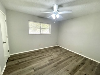 Building Photo - 4901 Lakemoor Dr