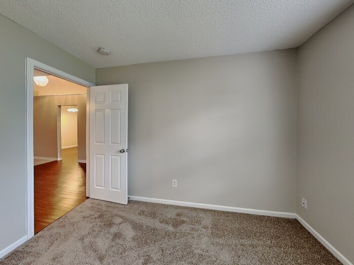 Building Photo - 409 Bridgestone Dr