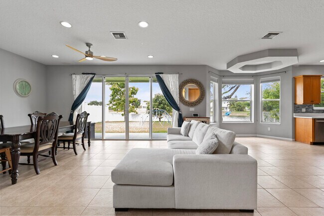 Building Photo - 2253 Balsan Way