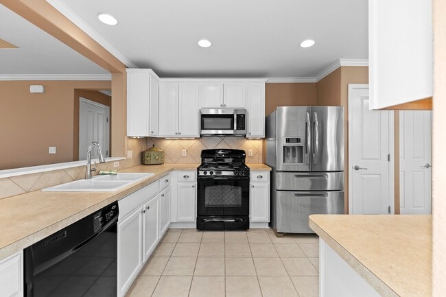 Building Photo - 132 Huntsville Cove