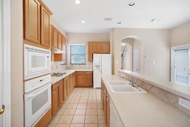 Building Photo - 111 Zephyr Bend Pl