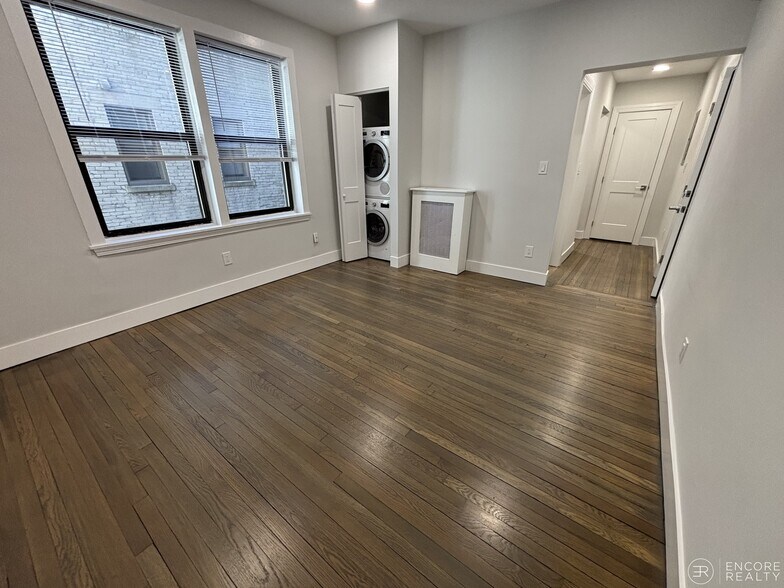 Building Photo - 19 Peterborough St