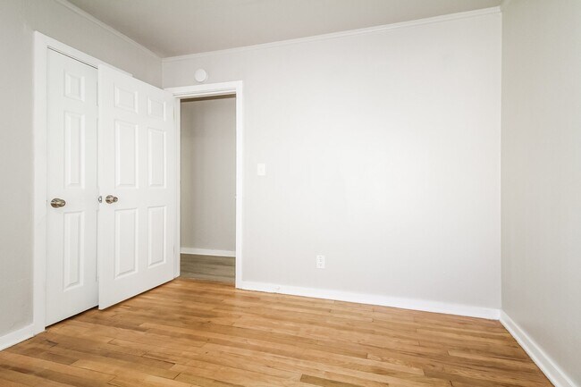 Building Photo - 206 W Kittyhawk Dr