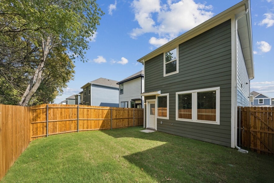 Building Photo - 7020 Vining Dr