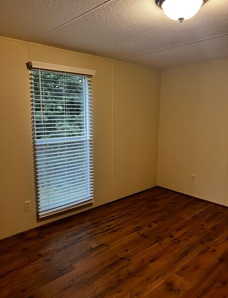 Building Photo - 183 Frank Hodges Dr