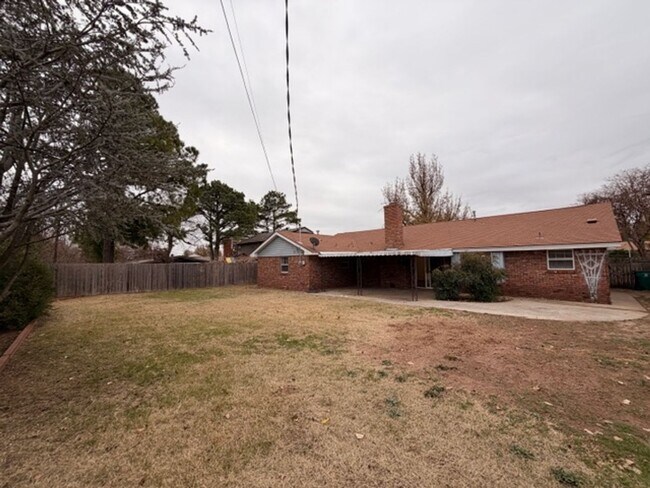 Building Photo - Rollingwood Neighborhood
