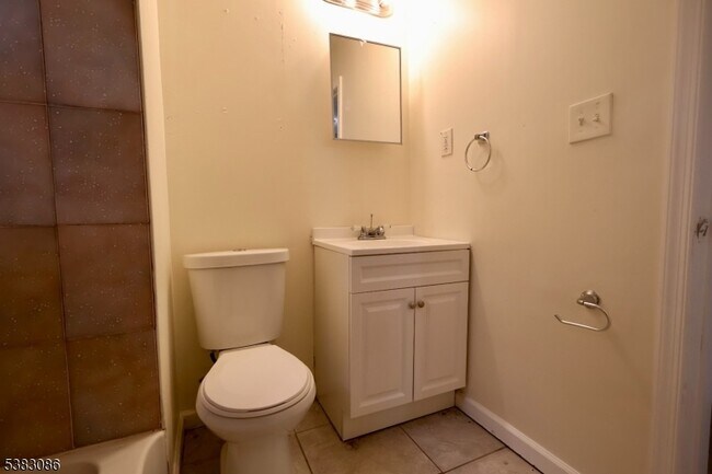 Building Photo - 34-36 Hedden Terrace Unit 3