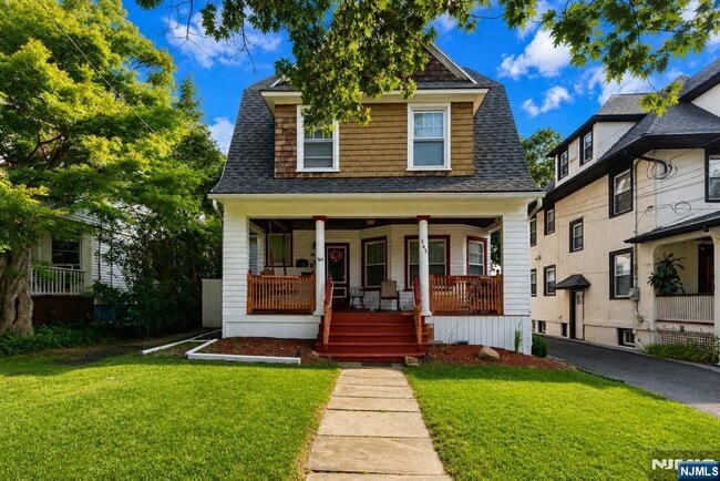 Building Photo - 165 Claremont Ave