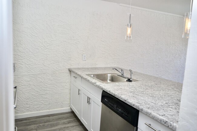Building Photo - 4635 N 27th Ave