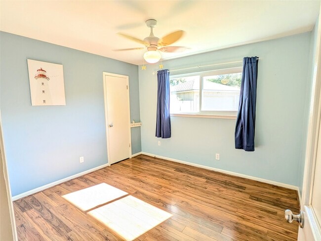 Building Photo - 9702 Harrowgate Dr