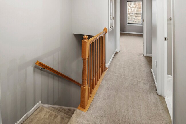 Building Photo - 1 Lanhill Ct