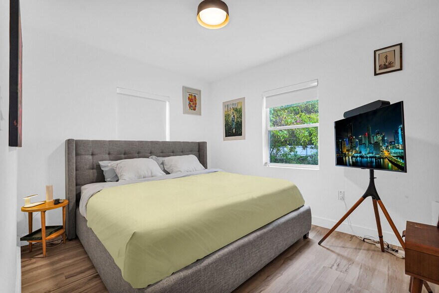 Building Photo - 274 NW 43rd St