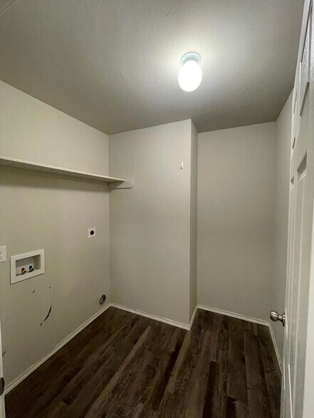 Building Photo - 1813 Melanie Dr