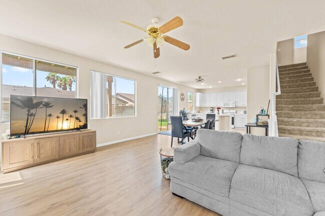 Building Photo - 81225 Avenida Garcia
