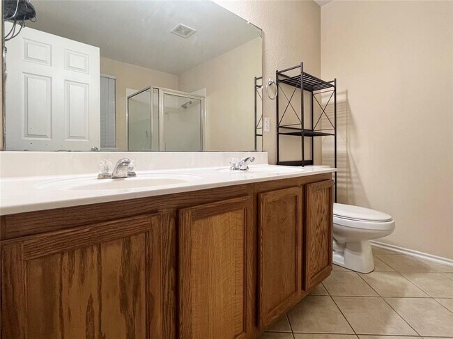 Building Photo - 222 Mossy Rock Dr