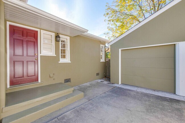 Building Photo - Wow! What a Great Home! Available Soon!
