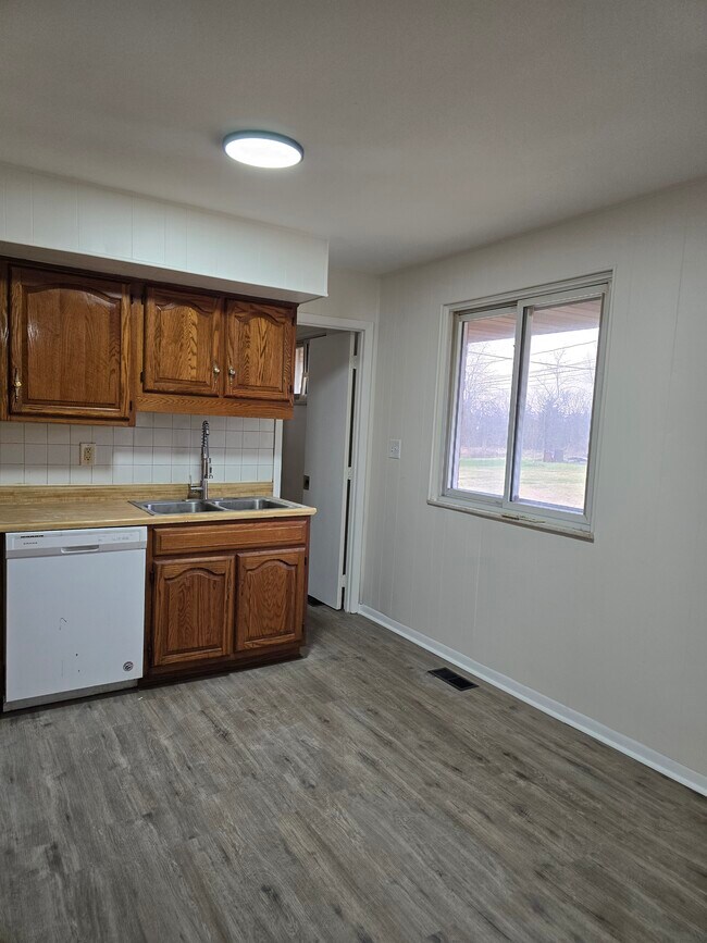 Building Photo - 4619 Belcourt Dr