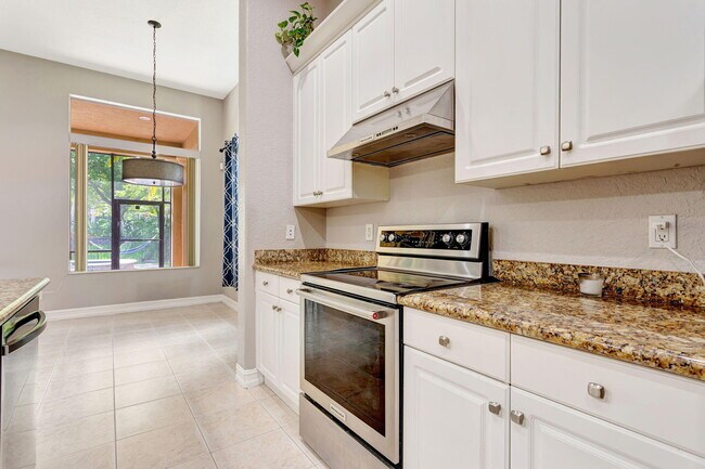 Building Photo - 8240 NW 105th Ln