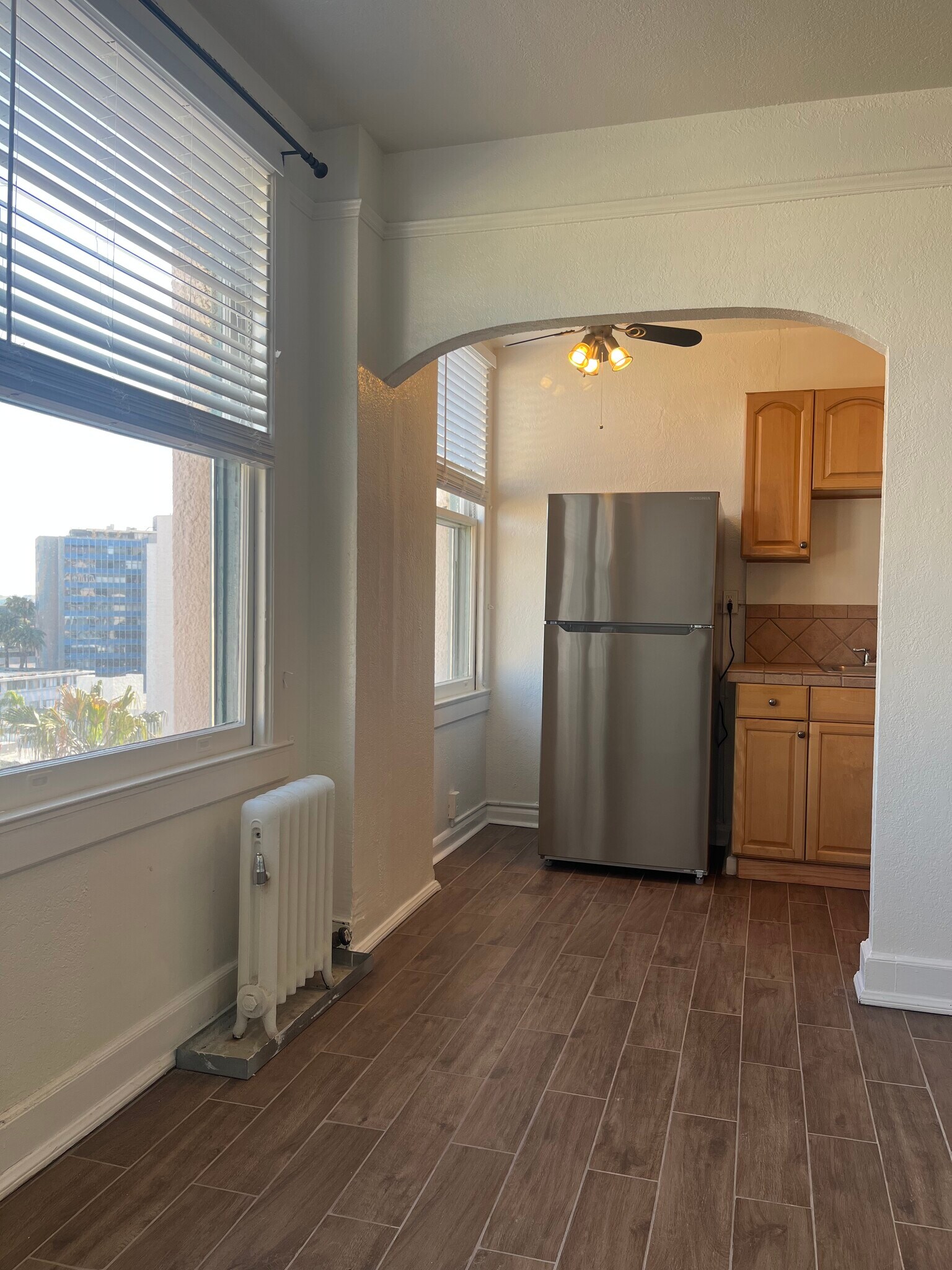 Building Photo - 455 E Ocean Blvd