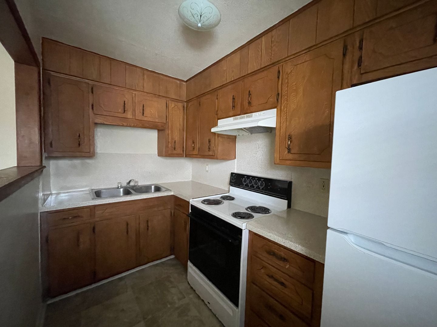 Building Photo - 228 Hold St