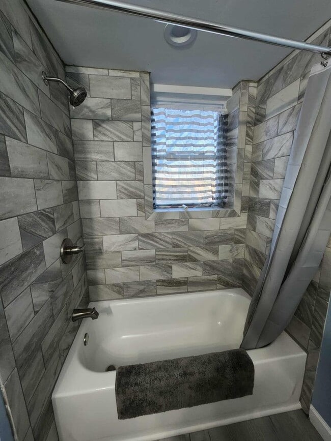 Building Photo - 100 9th Ave