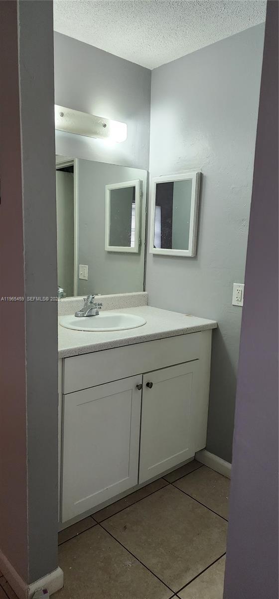 Building Photo - 4030 NW 30th Terrace