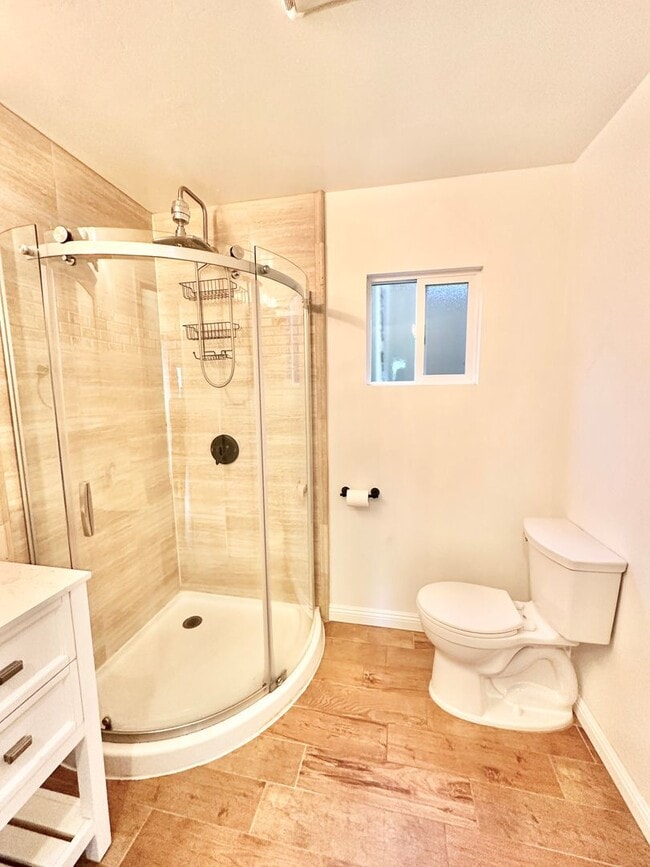 Building Photo - Stunning Top to Bottom, Inside & Out Remodel Job on this Rental Home, Minutes to Fallbrook or Bon...