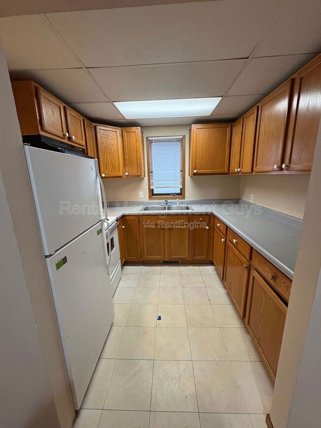 Building Photo - 3319 Longfellow Ave