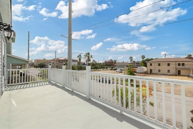 Building Photo - 2714 Avenue H