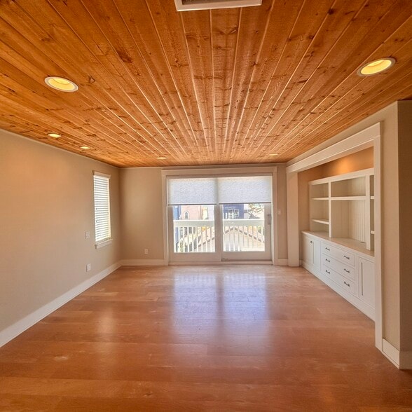 Building Photo - 3329 Harbor Blvd