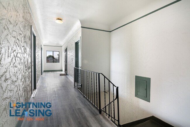 Building Photo - 442 E 27th St