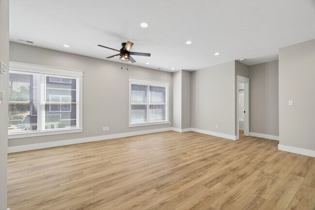 Building Photo - 1204 N College Ave