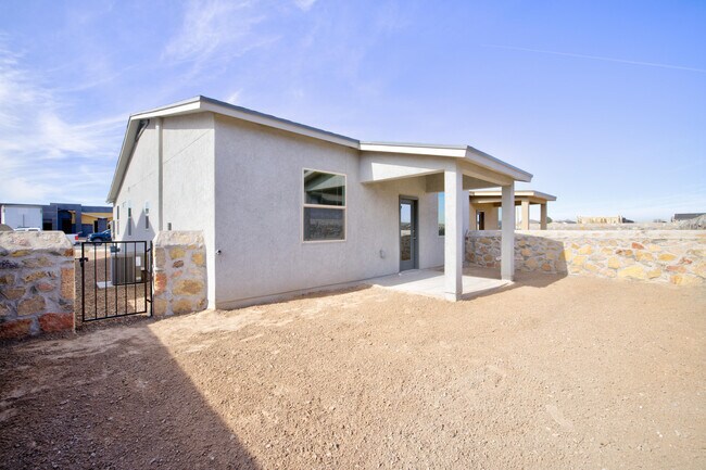 Building Photo - 11491 Summer Dr