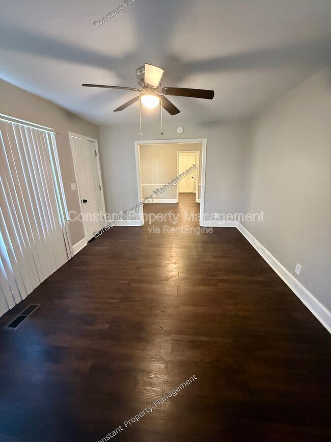 Building Photo - 1533 Engle Dr