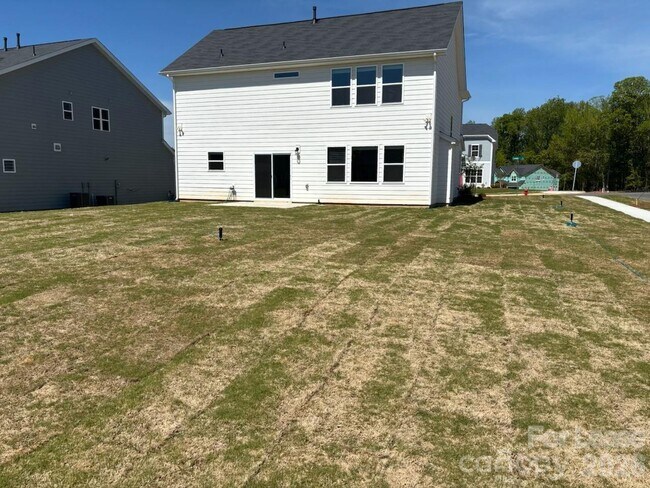 Building Photo - 2205 Camber Dr