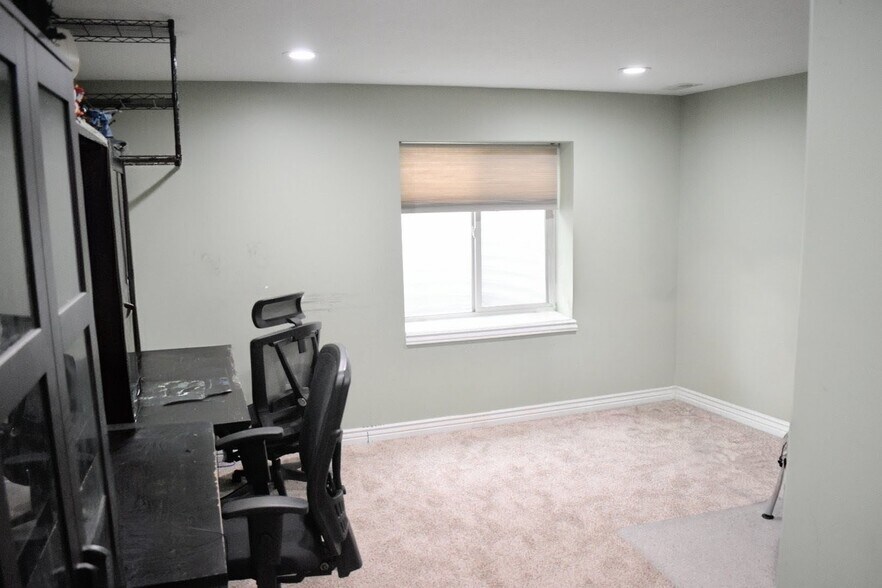 Building Photo - 6105 S 6105 W